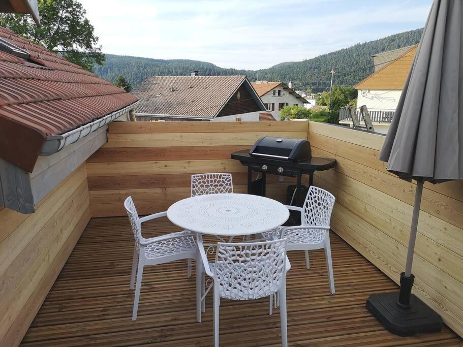 Chez Alixe - Appartement Avec Terrasse ジェラールメ エクステリア 写真